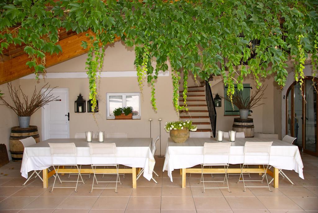 Le Vieux Platane Hotel Cairanne Exterior photo